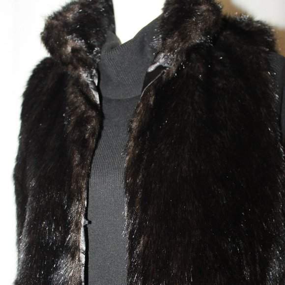 Vera Wang Fur Vest - Picture 3 of 3